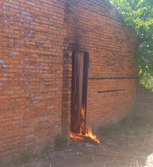Incendiaron una vivienda abandonada en el barrio San Roque - Concepción al Día
