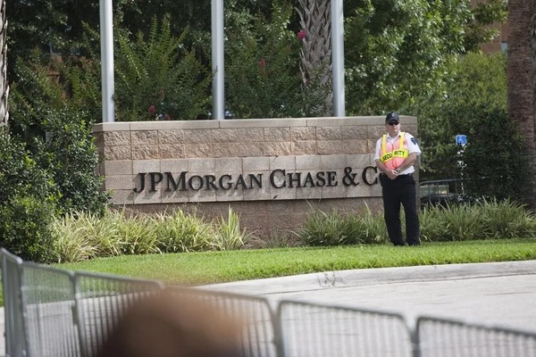 Trump demanda a JPMorgan por USD 5.000 millones