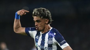 Ronaldo Martínez llegó, debutó y ya anotó