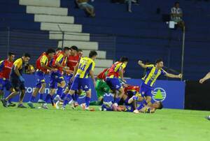 El “Gallo Norteño” ligó Kure patada