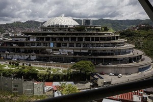 Venezuela cifra en "más de 400" los presos excarcelados y niega lentitud en el proceso