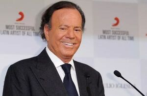 Popular / ¡Quedó en opareí denuncia contra Julio Iglesias por 4c0$0!
