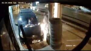 Vídeo: presunto pirómano incendia automóvil en Fernando de la Mora - Policiales - ABC Color