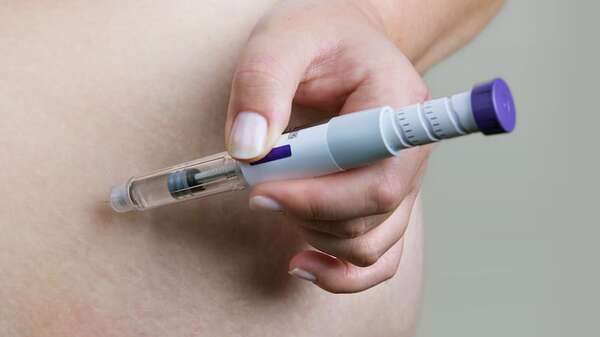 Médicos advierten sobre peligrosa “fiebre” de inyectables adelgazantes - Nacionales - ABC Color