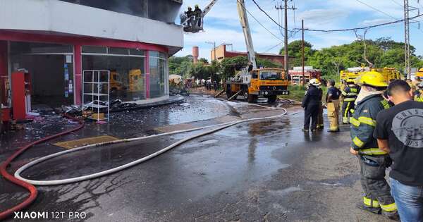 Diario HOY | No se registran heridos ni afectados por inhalación de humo tras incendio en colchonería