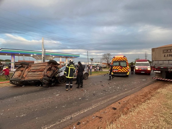 Triple choque deja dos fallecidos en Villeta