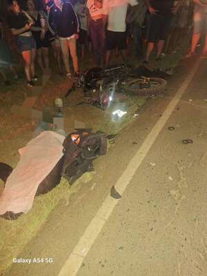 Tragedia en Carapeguá: choque de motos deja un muerto y un herido - Nacionales - ABC Color