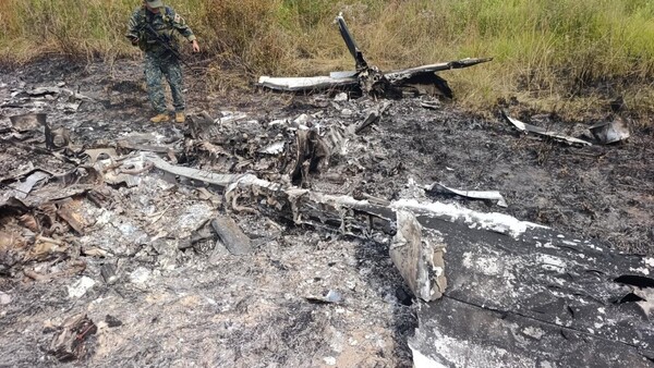 Fuerza Aérea localiza una avioneta boliviana incinerada que ingresó de manera irregular a Paraguay
