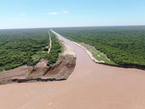 Preocupa a pobladores la crecida del Pilcomayo debido a la falta de obras de canalización - Economía - ABC Color