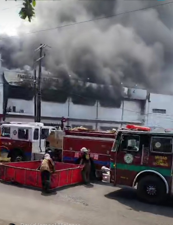 Incendio en colchonería no tuvo víctimas - ADN Digital
