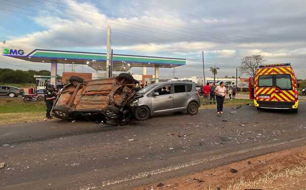 Triple choque en Villeta deja dos personas fallecidas - trece
