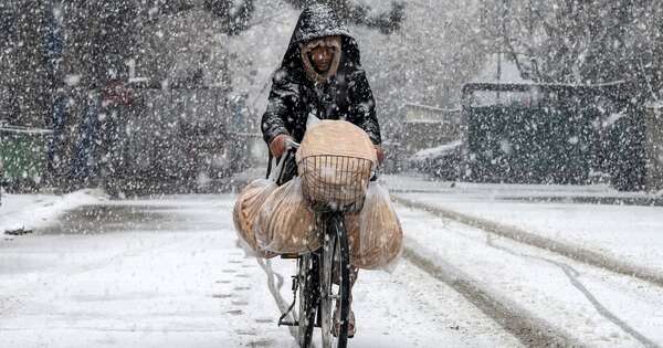 La Nación / Afganistán reporta 61 muertos por fuertes nevadas y lluvias