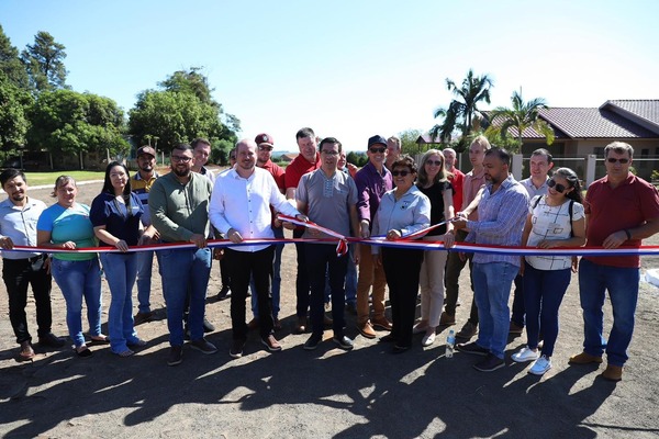 Habilitan obras y entregan aportes económicos en Santa Rosa del Monday - ADN Digital