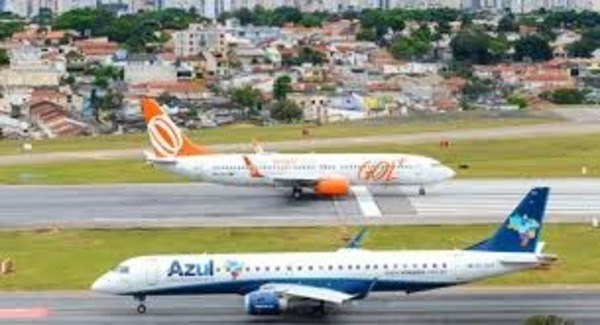 Apuestas y reveses en negocio aerocomercial