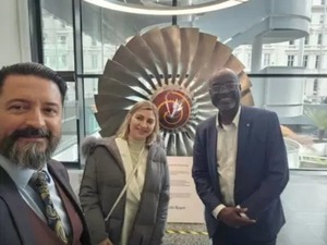 Distinguen a científico paraguayo en universidad británica - ADN Digital