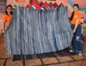 Artesanas cuestionan adjudicación de 800 frazadas de la SEN en Carapeguá  - Nacionales - ABC Color