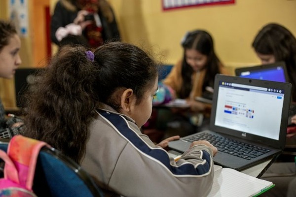Proyectos del FEEI permiten incorporación de tecnología en la educación y primera infancia - ADN Digital