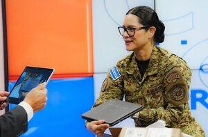 Hasta una laptop; los kits escolares en El Salvador