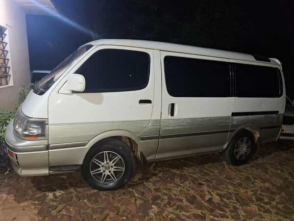 Control policial deja un vehículo incautado en CDE - ADN Digital