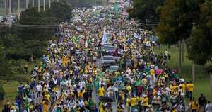 La Nación / Ocho personas en “condiciones inestables” por caída de rayo en protesta bolsonarista en Brasil