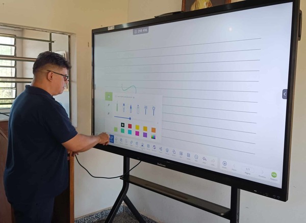 13 Proyectos del FEEI: Tecnología y Educación en Paraguay