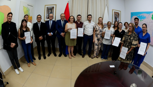 Becas a España para Médicos y Docentes Paraguayos 2026