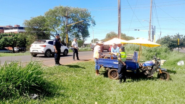 Rescatan a niños explotados en semáforos de PJC
