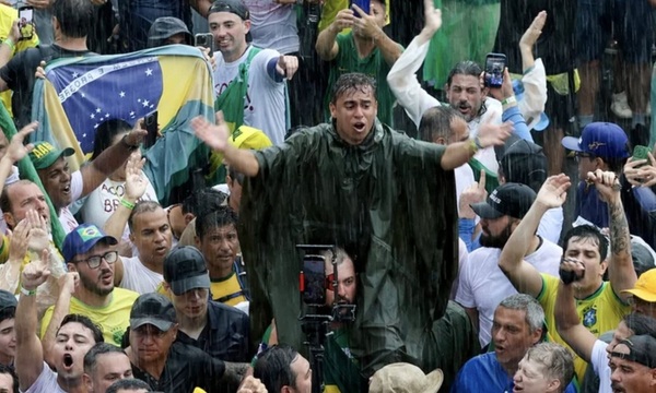 Casi un centenar de heridos por un rayo durante la manifestación en apoyo a Bolsonaro en Brasilia - OviedoPress