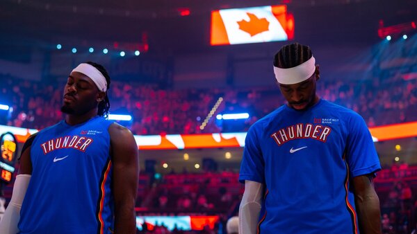 Thunder y Spurs tropiezan en casa