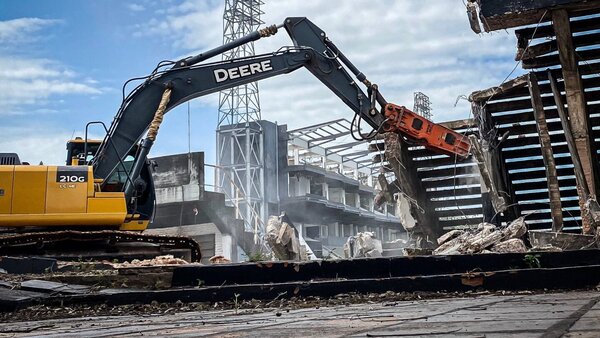 Olimpia compra más propiedades y avanza