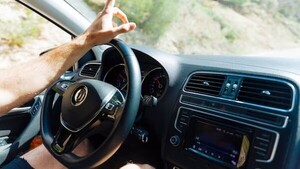 Conductor de Bolt simuló que se iba a encostar y huyó con cosas de pasajera