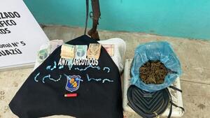 Dos detenidos en despensa que se dedicaba al microtráfico en Carayaó