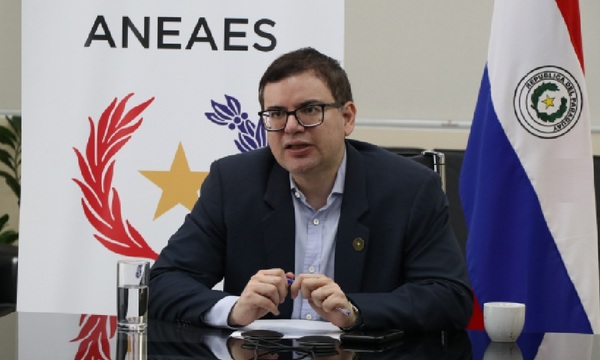 Universitarios anuncian manifestación para exigir la renuncia del titular de Aneaes por reivindicar a Stroessner - OviedoPress