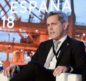 Paraguay apunta a un crecimiento económico generalizado y diversificado del 4% del PIB - Negocios - ABC Color