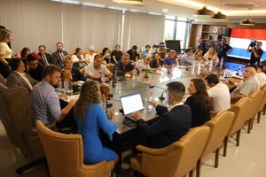 Docentes piden mesa técnica para debatir la reforma de la Caja Fiscal - ADN Digital