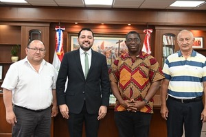 Intendente recibe y escucha a referentes de sus comunidades - Portal Digital Cáritas Universidad Católica