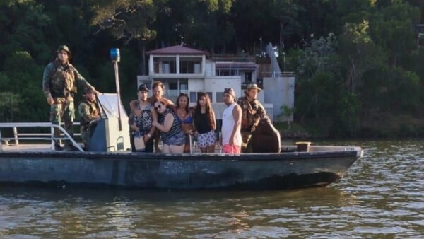 Seis argentinos fueron rescatados del río Paraná