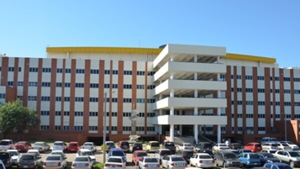 Denuncian que vendían turnos por G. 100 mil en el Hospital de Clínicas