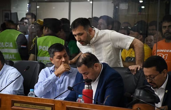 Catorce concejales de Asunción buscan el rekutu en 2026