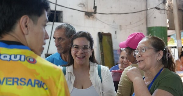 Blas Llano aparece con Johanna para reforzar la campaña antes de la encuesta de febrero