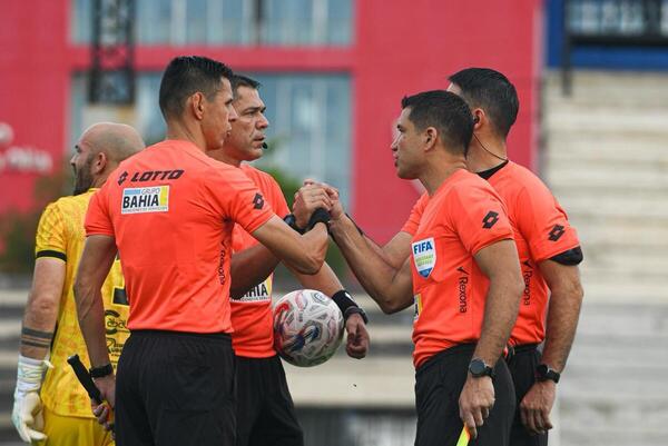 Las autoridades arbitrales para la fecha 2