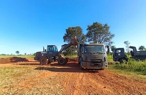 Batallón de Ingeniería mejora caminos vecinales en Arroyito para fortalecer la conectividad - Concepción al Día