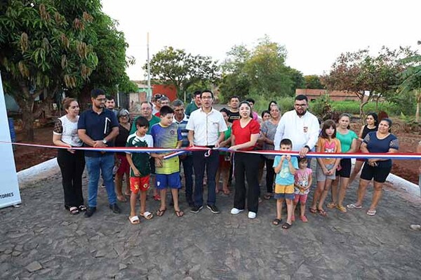 Gobernación inaugura tramos de pavimento tipo empedrado en Ciudad del Este | DIARIO PRIMERA PLANA