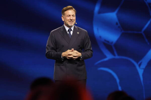 Alejandro Domínguez fue agasajado por sus 10° años al frente de la CONMEBOL