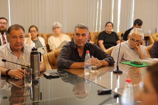 Docentes exigen mesa técnica por reforma de Caja Fiscal