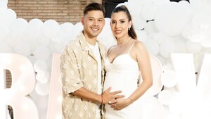 Popular / (GALERÍA) ¡El pelotero Oscar Romero tendrá una parejita para su princesa!