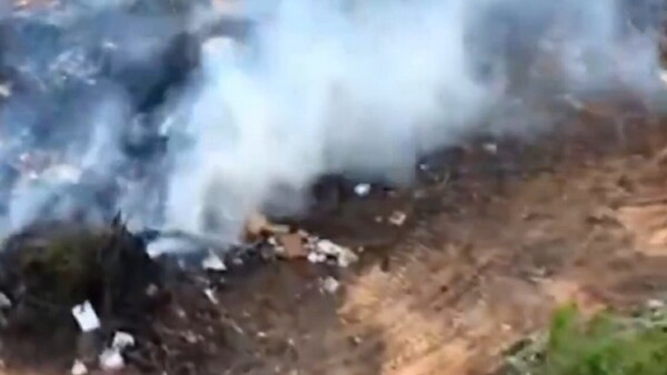 Bomberos controlan incendio de basural de grandes proporciones en Costanera Sur