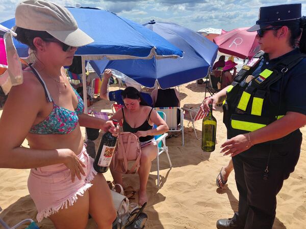 ¿Por qué la Policía Municipal Realiza Controles en la Playa de Encarnación?