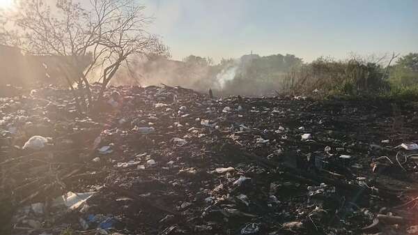 Incendio en la Costanera: fuego fue sofocado, pero humareda se apodera de la zona - Nacionales - ABC Color