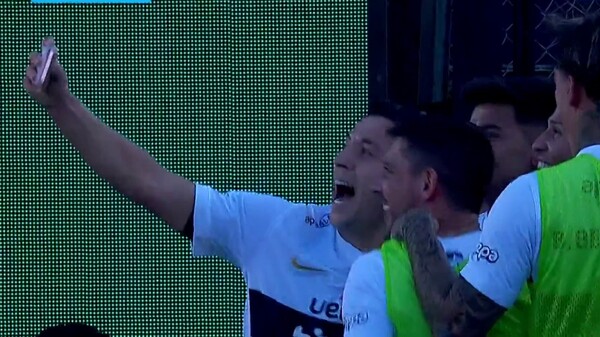 Popular / (VIDEO) ¡Sebastián Ferreira contó cómo armó su festejo de gol con selfie!